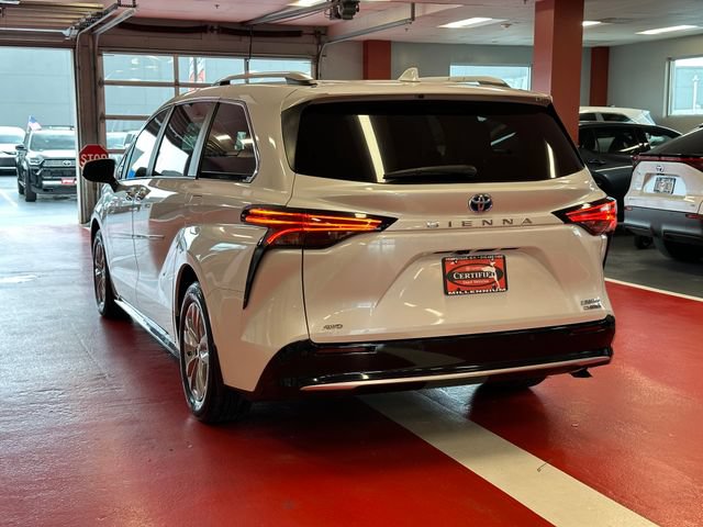 Certified 2024 Toyota Sienna Limited AWD/4WD image 5