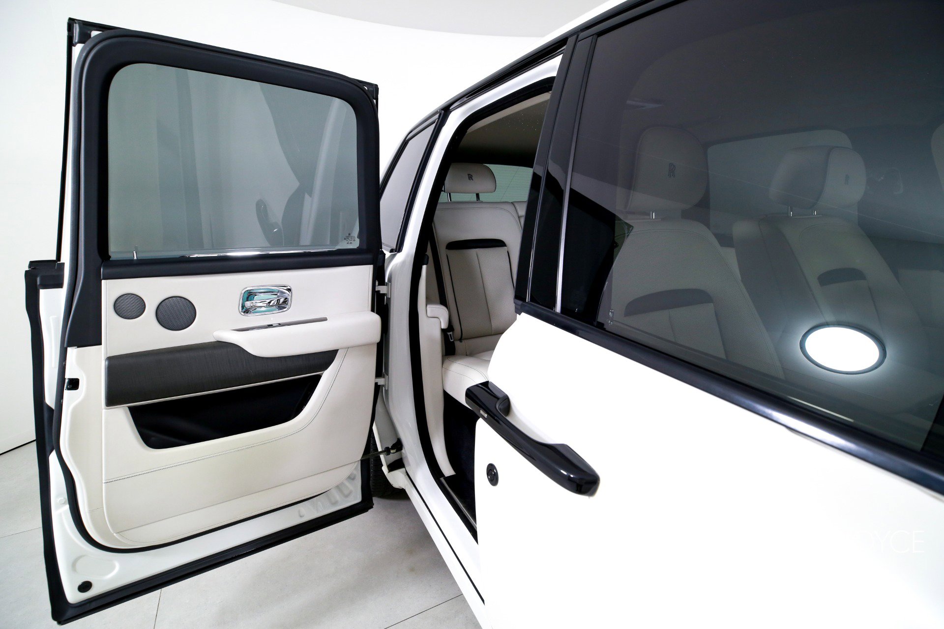 Used 2020 Rolls-Royce Cullinan image 28