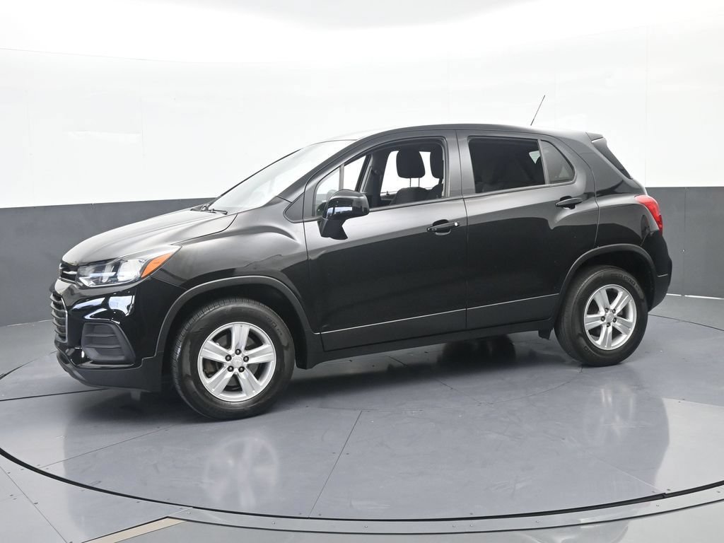 Used 2022 Chevrolet Trax LS w/ Tint and Cruise Package AWD/4WD image 2