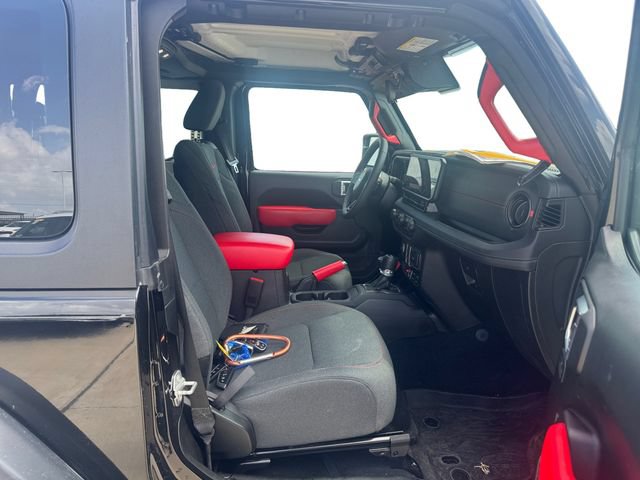 Used 2024 Jeep Wrangler Rubicon w/ Convenience Group AWD/4WD image 10
