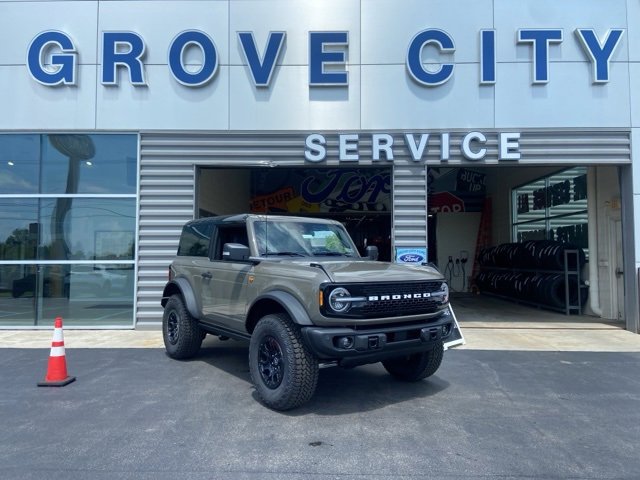 New 2025 Ford Bronco Badlands image 1