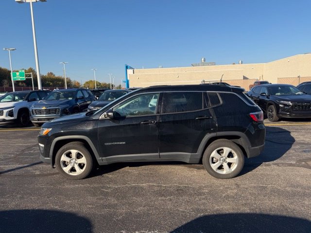 Used 2018 Jeep Compass Latitude w/ Popular Equipment Group AWD/4WD image 3