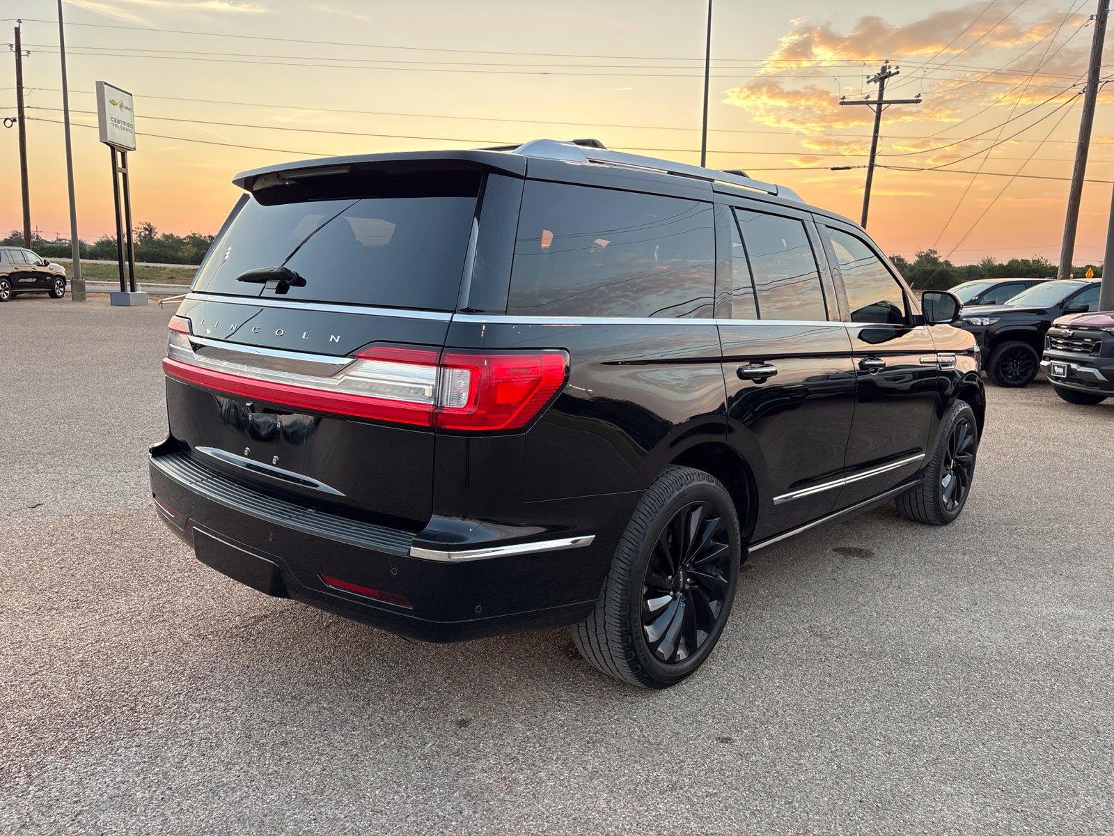 Used 2021 Lincoln Navigator Reserve AWD/4WD image 6