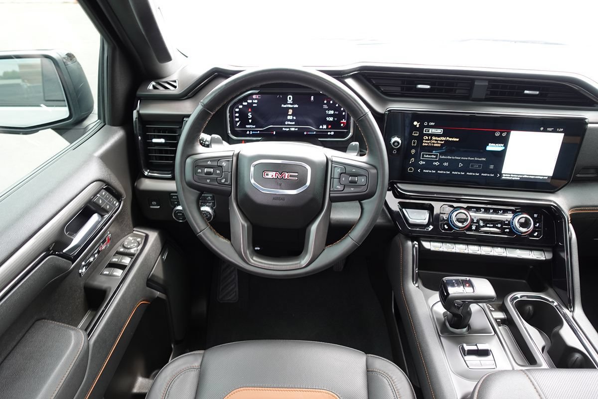 Used 2025 GMC Sierra 1500 AT4 w/ Technology Package AWD/4WD image 49