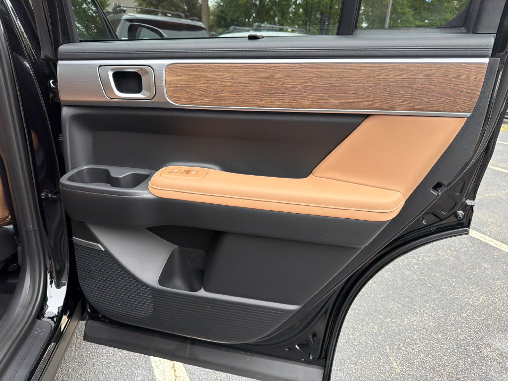 New 2027 Hyundai Santa Fe Limited FWD image 16