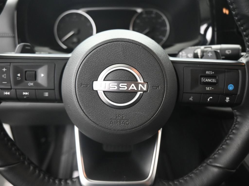 Used 2025 Nissan Pathfinder SV FWD image 10