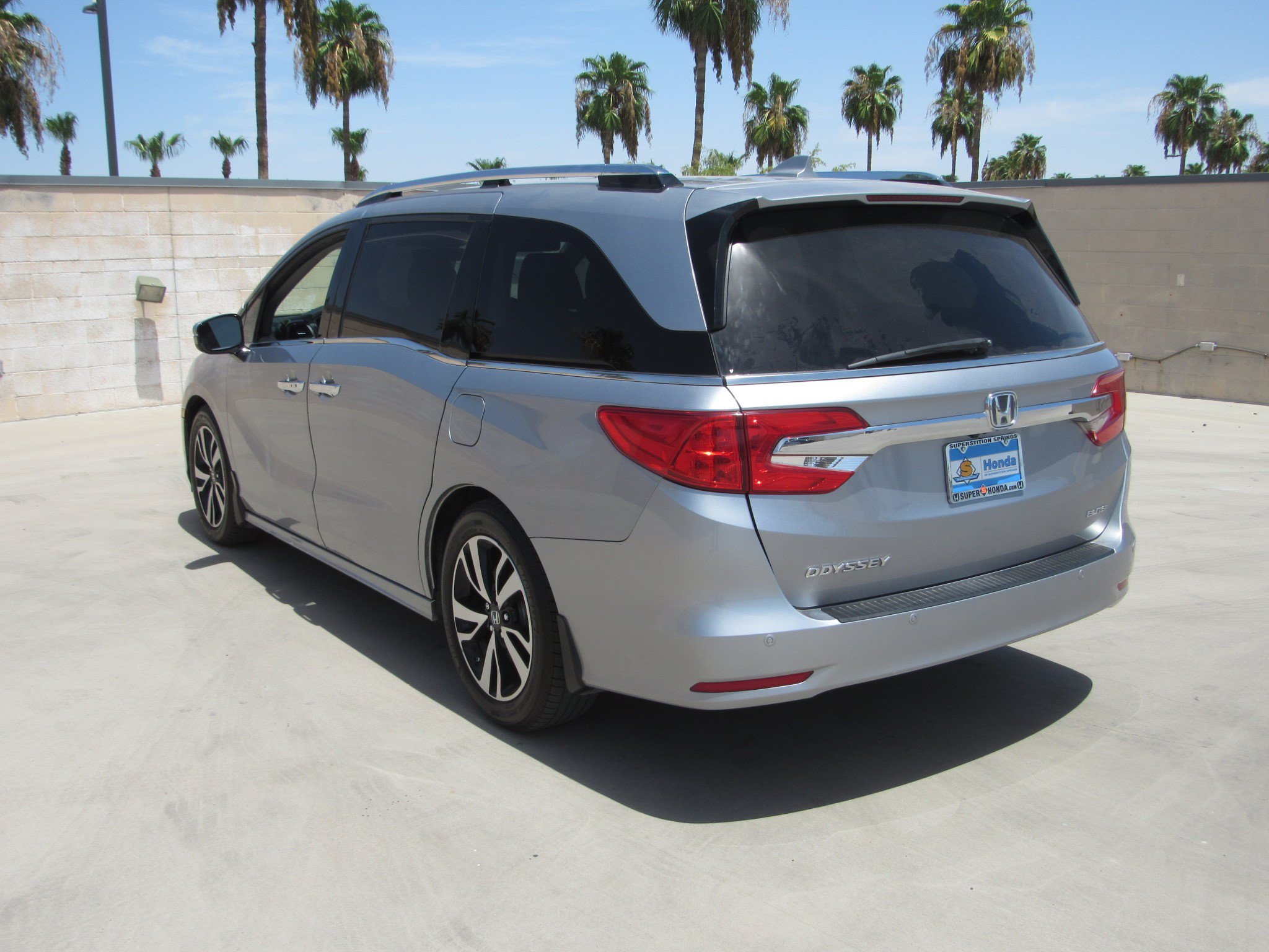 Used 2018 Honda Odyssey Elite image 6
