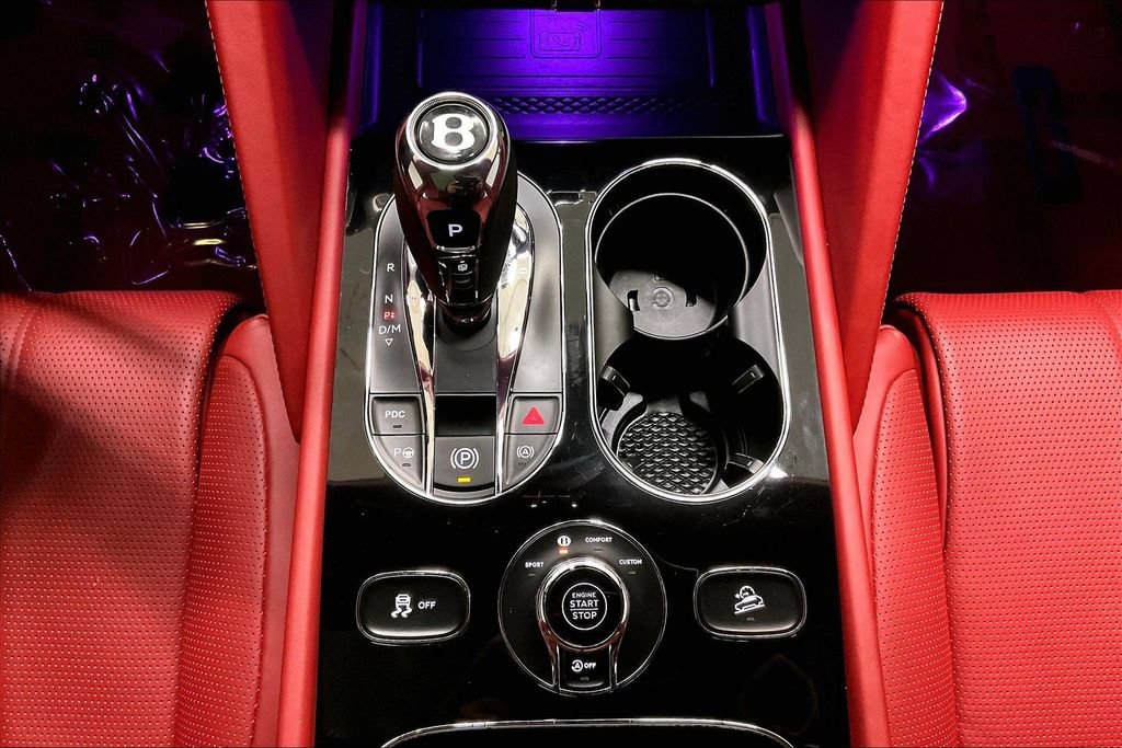 Used 2022 Bentley Bentayga AWD/4WD image 12