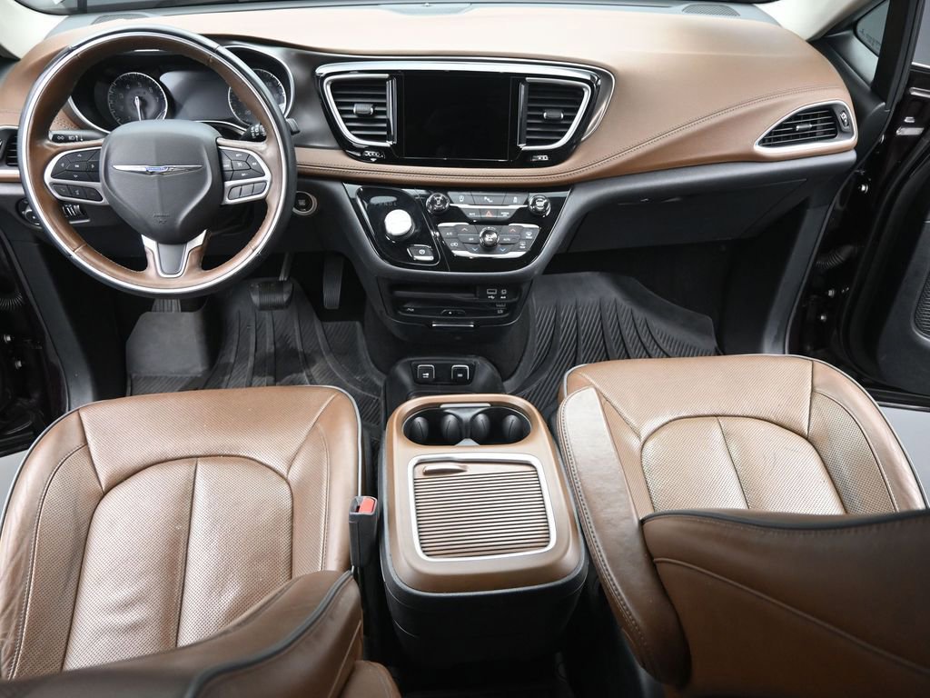 Used 2018 Chrysler Pacifica Limited image 23