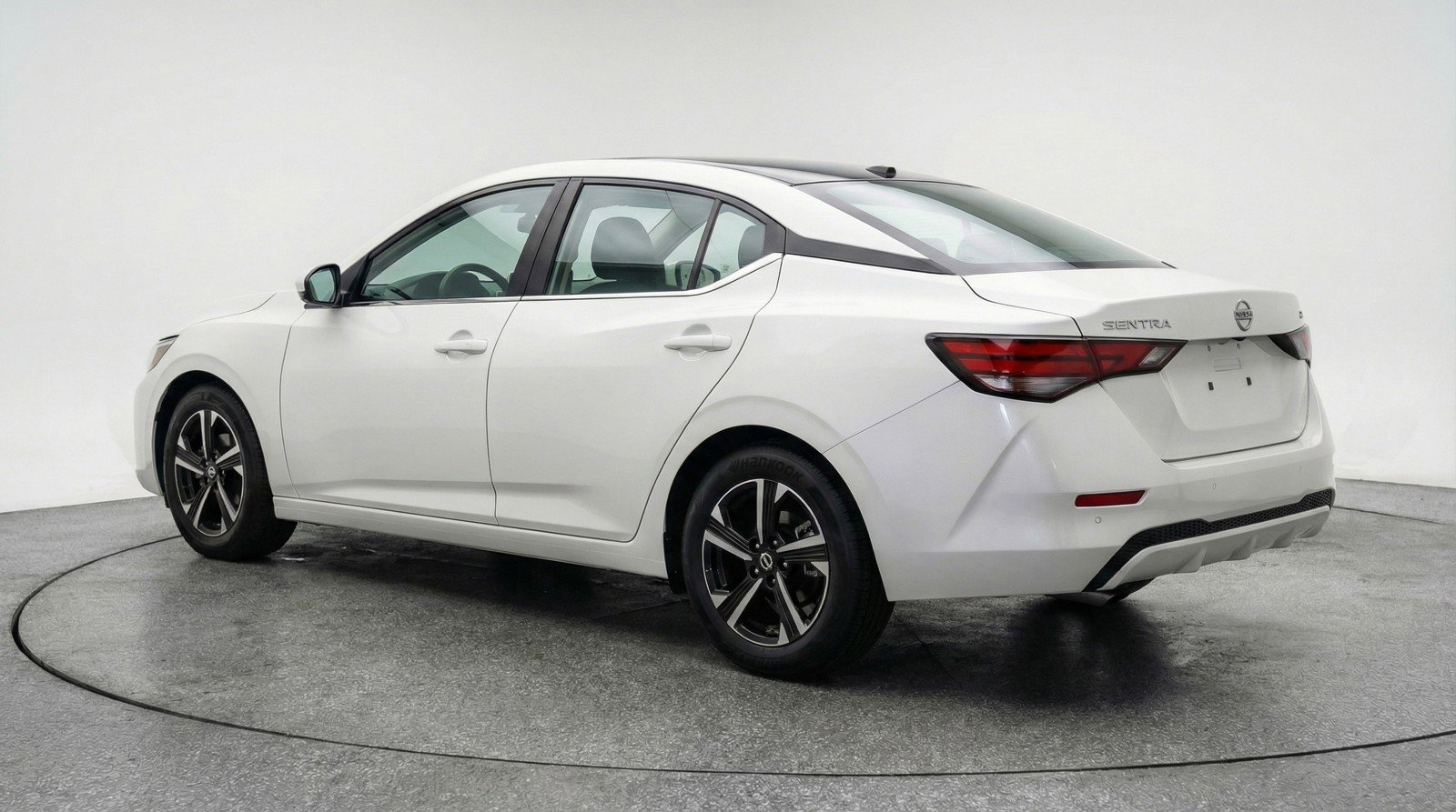 Used 2025 Nissan Sentra SV image 5