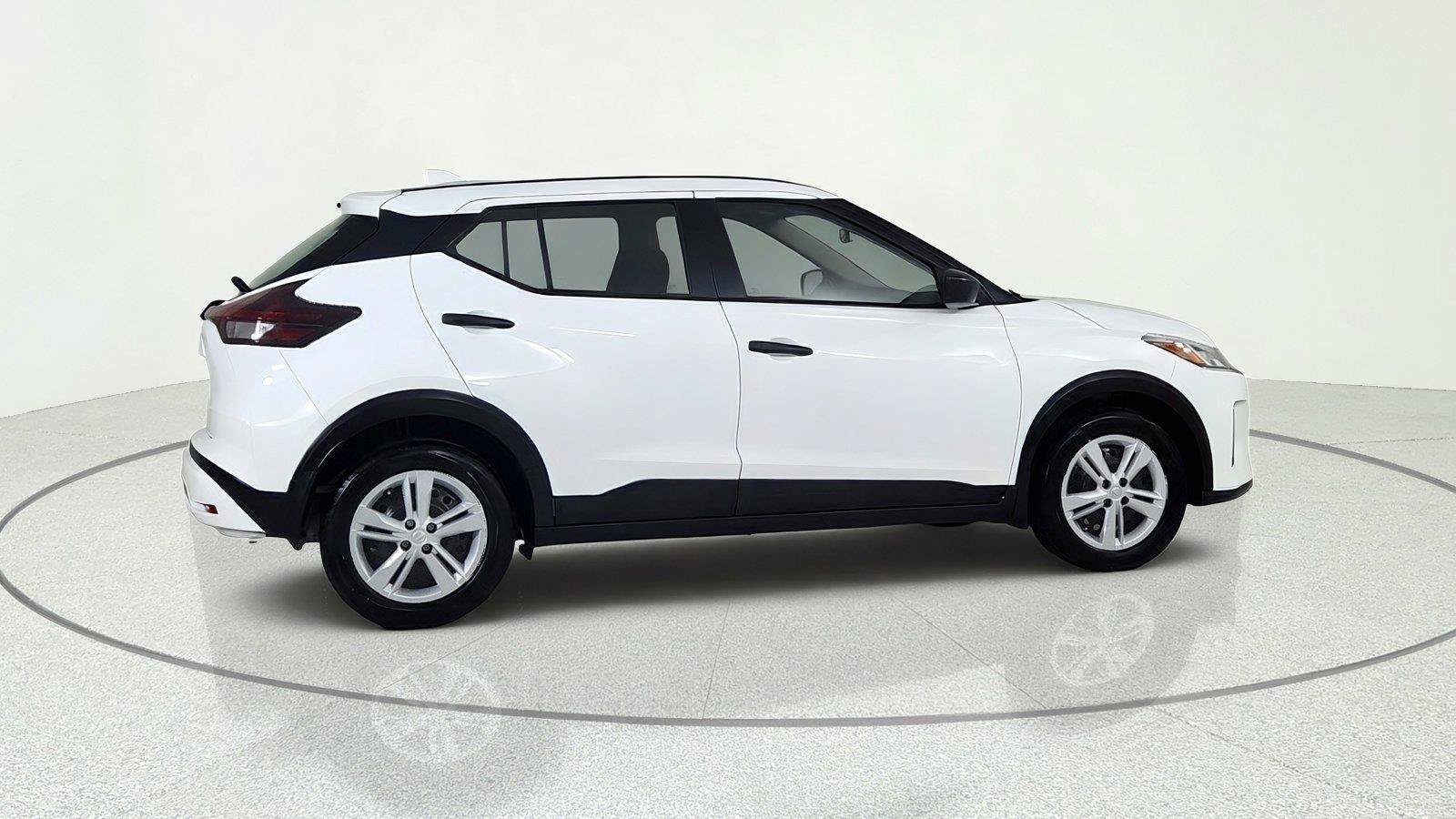 Used 2025 Nissan Kicks Play S FWD image 7