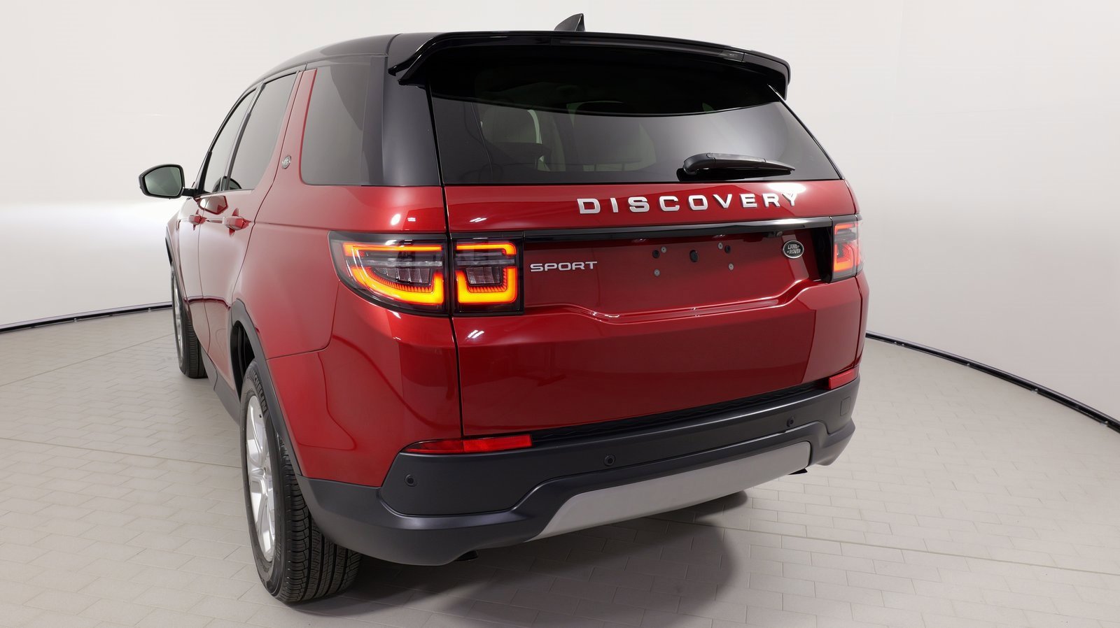 Used 2023 Land Rover Discovery Sport S image 27