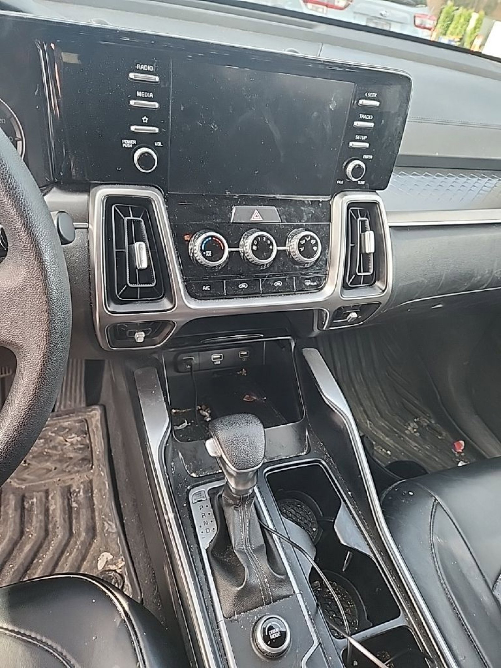 Used 2022 Kia Sorento LX image 5