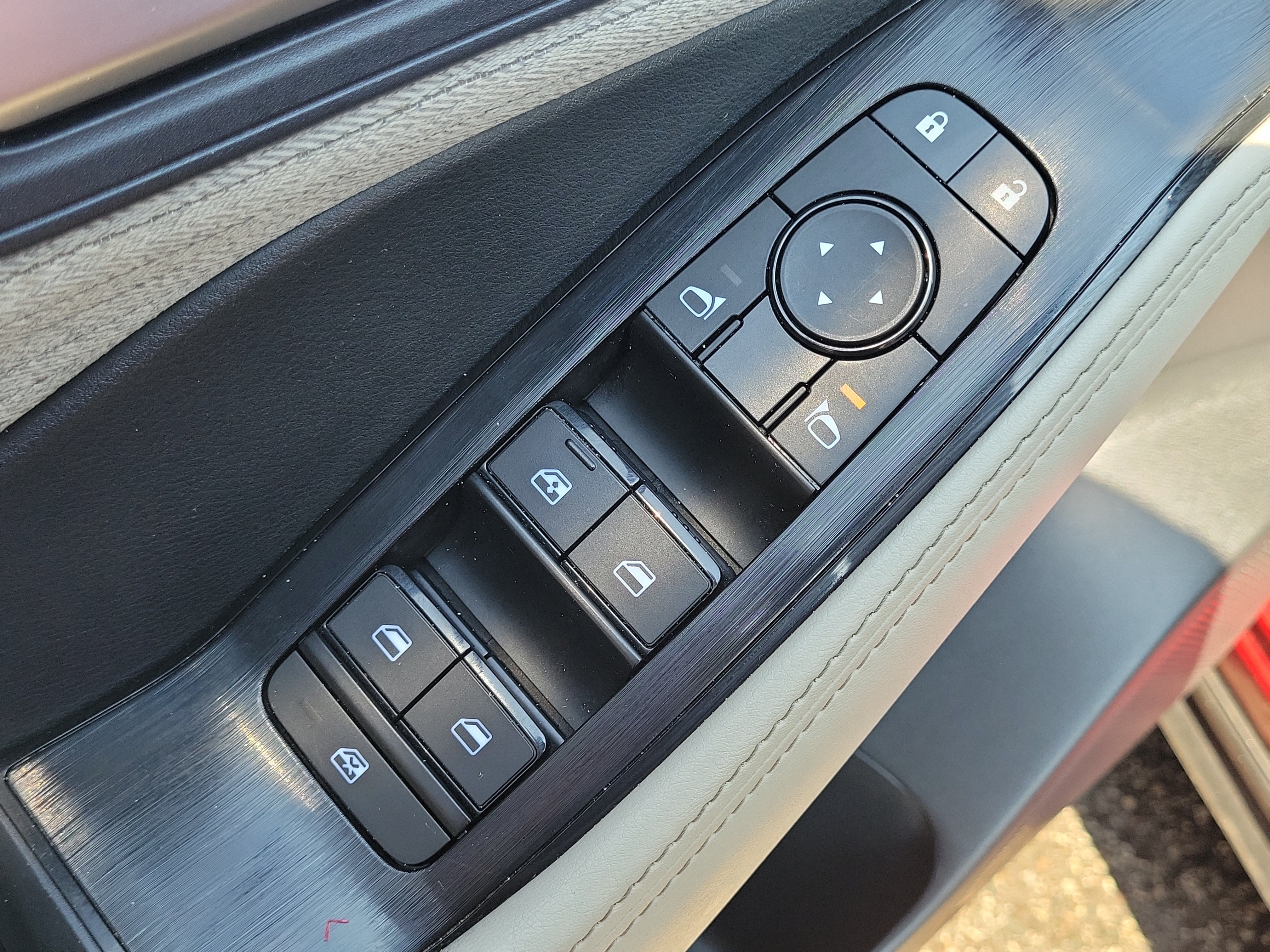 Certified 2023 Nissan Rogue SV FWD image 11