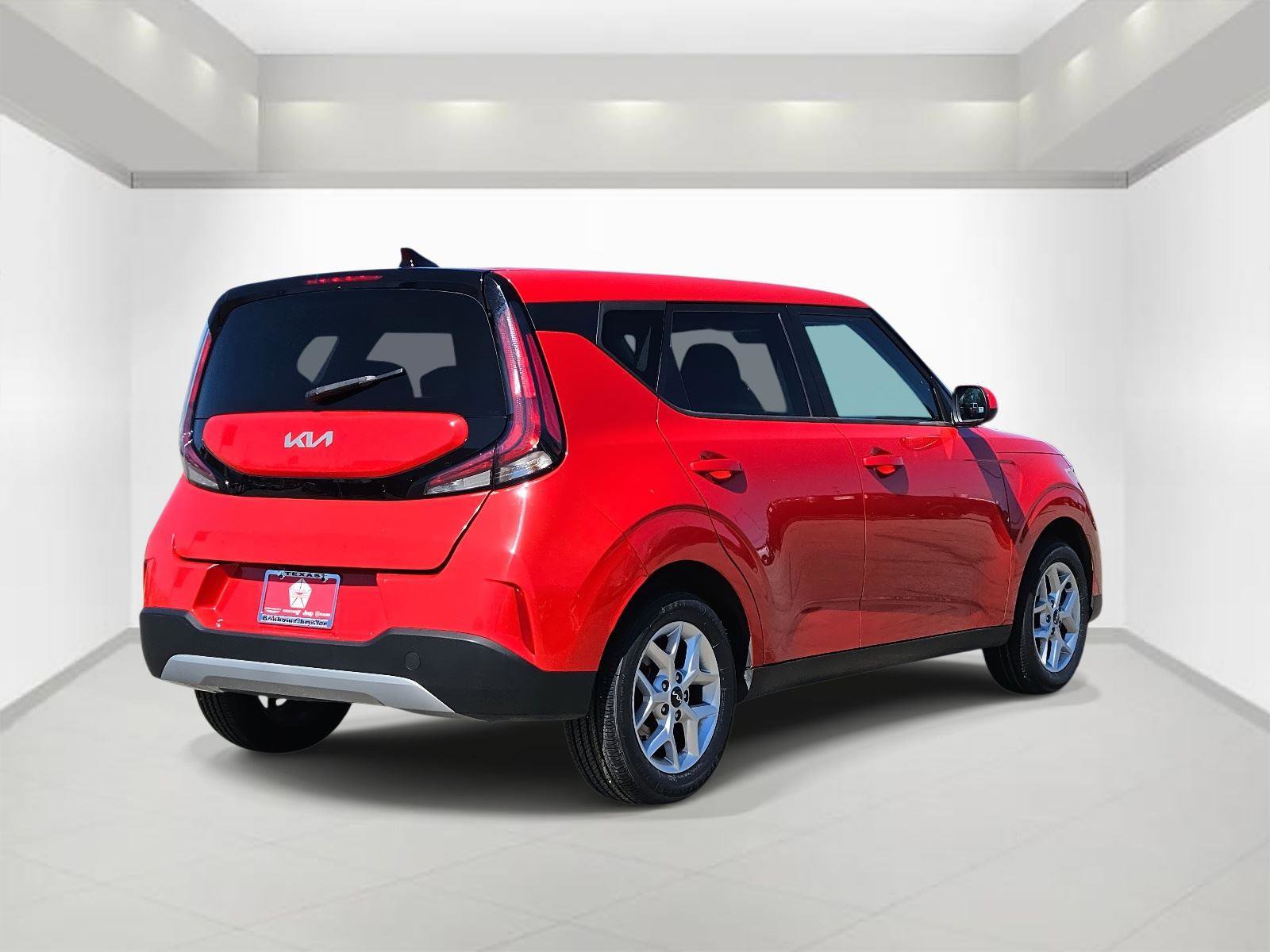 Used 2023 Kia Soul LX w/ LX Technology Package image 4