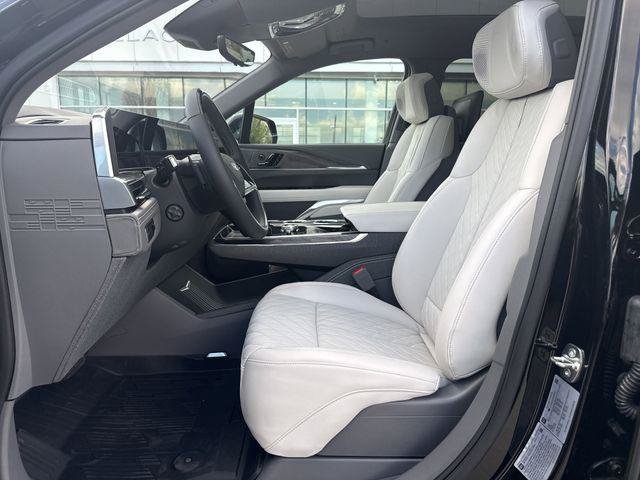 New 2026 Cadillac Escalade IQL Sport 1 w/ LPO, Floor Liner Package AWD/4WD image 9