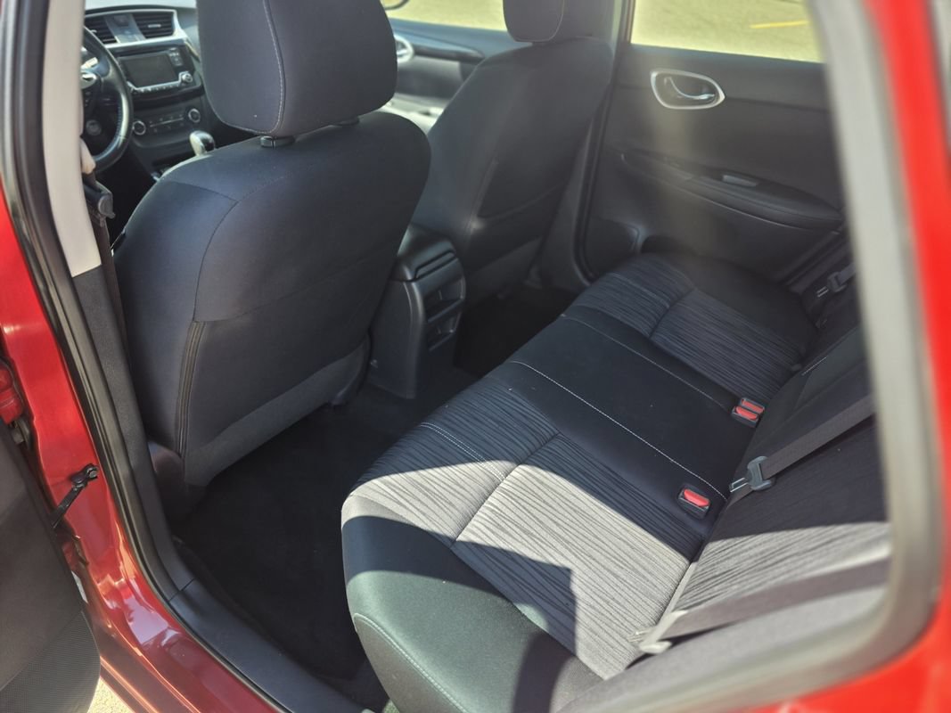 Used 2016 Nissan Sentra SV FWD image 13