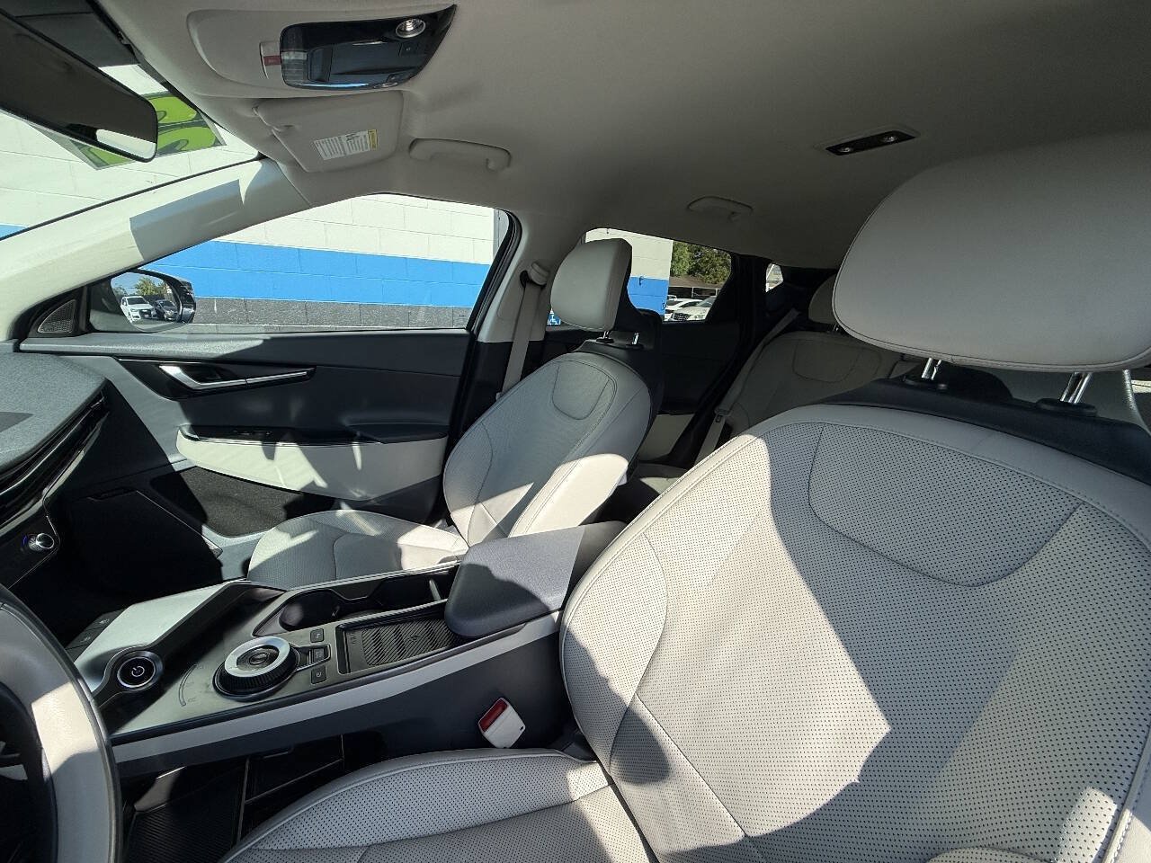 Used 2022 Kia EV6 Wind RWD image 9