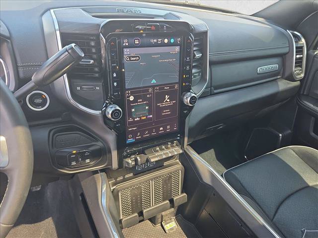 Used 2025 RAM 2500 Laramie AWD/4WD image 12