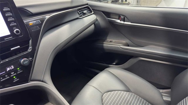 Used 2022 Toyota Camry SE image 30