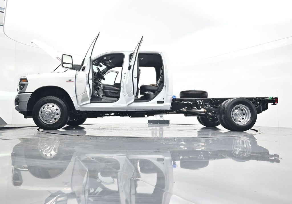 New 2026 RAM 3500 Tradesman w/ Chrome Appearance Group image 48