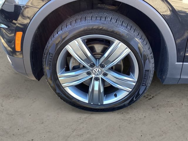 Used 2020 Volkswagen Tiguan SEL AWD/4WD image 14