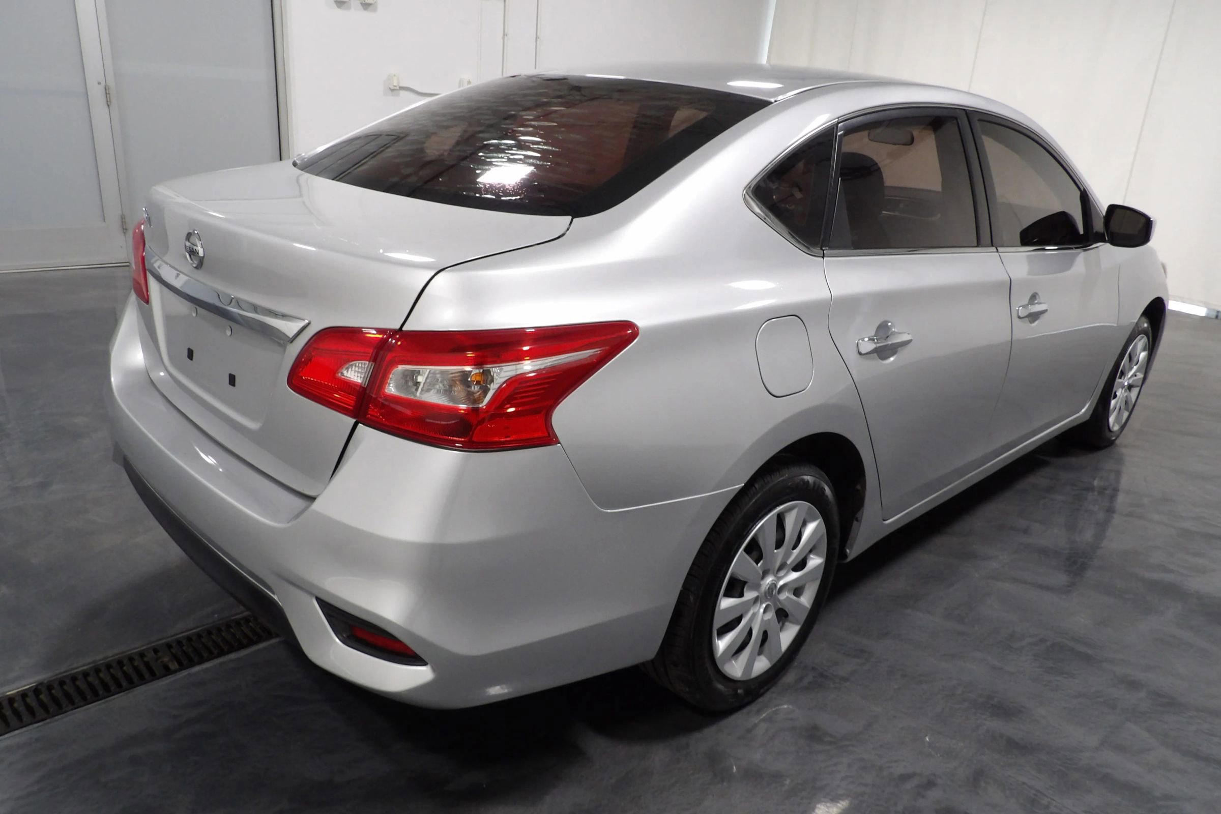 Used 2018 Nissan Sentra S image 4