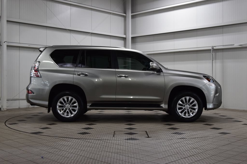 Used 2022 Lexus GX 460 Premium w/ Premium Package AWD/4WD image 9