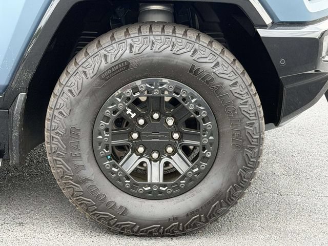 Used 2024 GMC Hummer EV 3X w/ Omega Edition AWD/4WD image 5