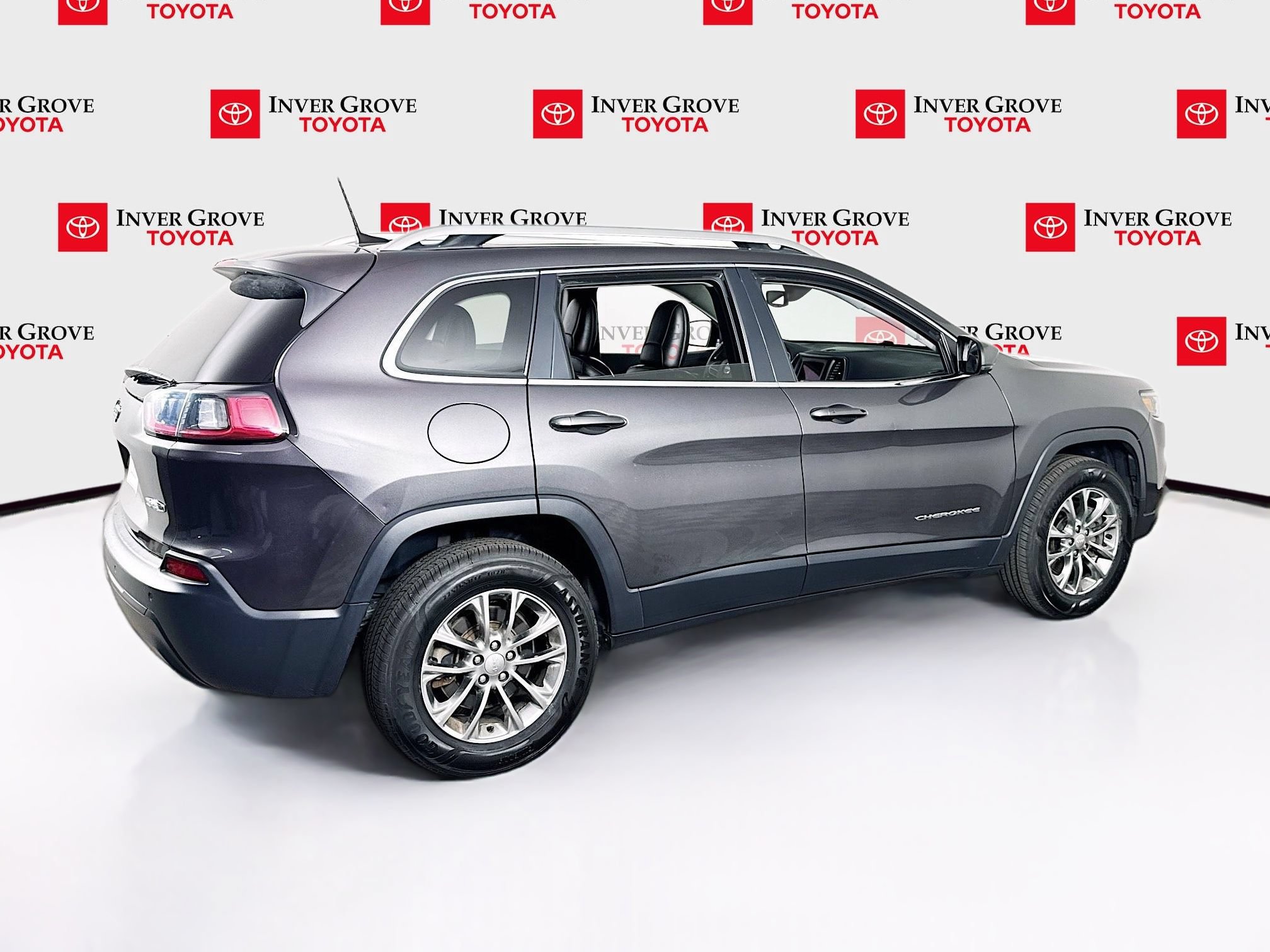 Used 2020 Jeep Cherokee Latitude Plus w/ Comfort/Convenience Group AWD/4WD image 5