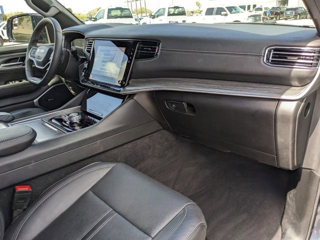 Used 2024 Jeep Wagoneer L Series II w/ Flexible Seating Group image 14