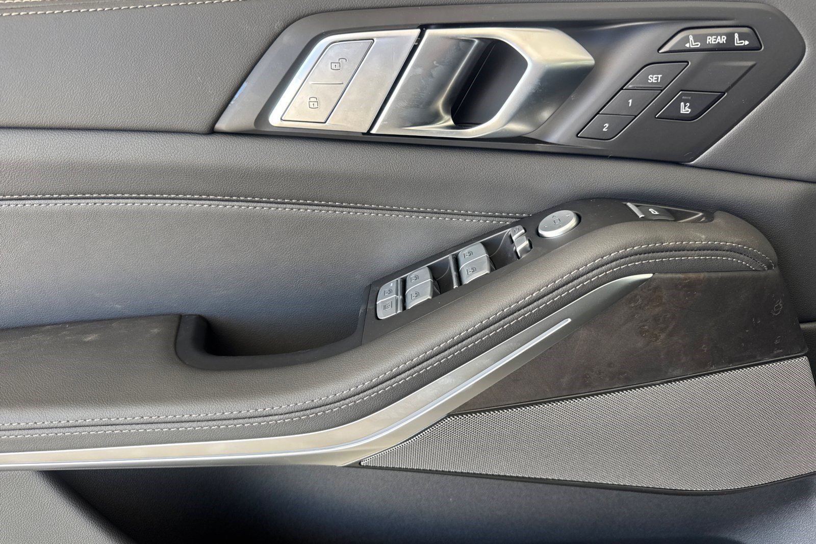 New 2027 BMW X7 xDrive40i AWD/4WD image 14