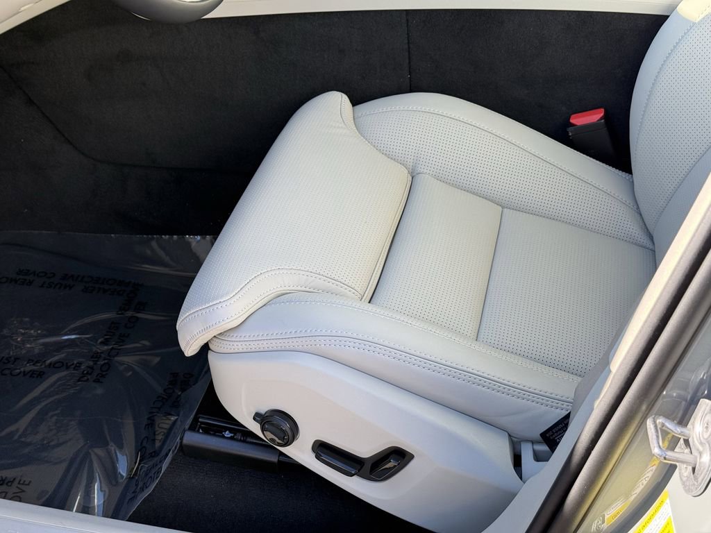 New 2026 Volvo XC60 B5 Ultra w/ Protection Package Premier image 19
