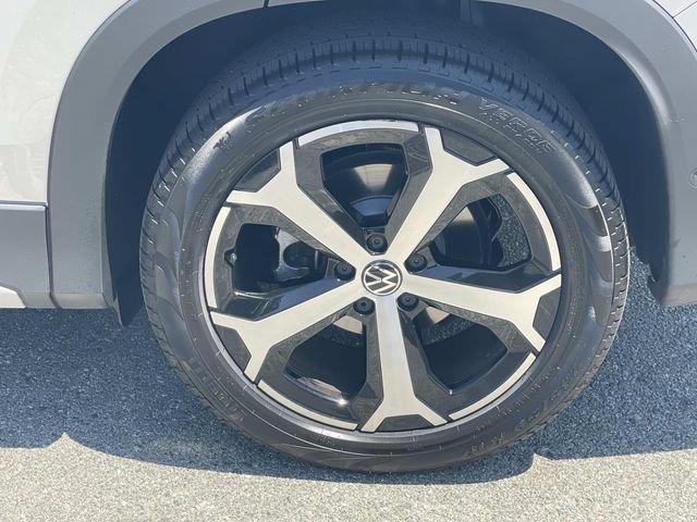 Certified 2026 Volkswagen Tiguan SE w/ Panoramic Sunroof Package FWD image 30