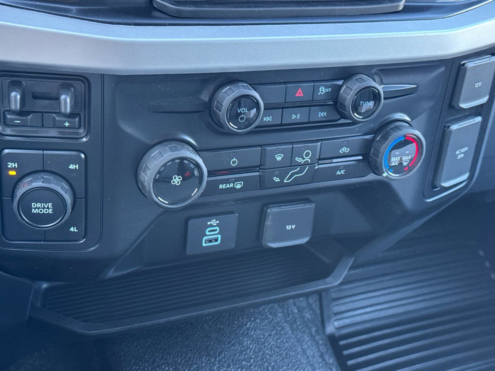 New 2026 Ford F350 XL w/ XL Chrome Package image 19