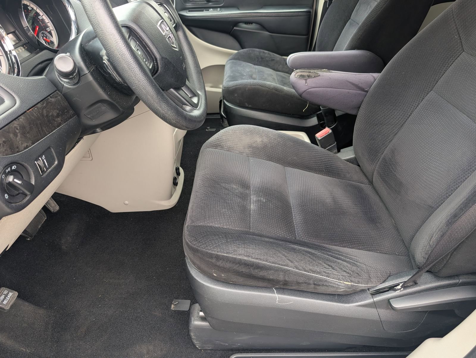 Used 2015 Dodge Grand Caravan SE w/ Quick Order Package 29E SE image 14