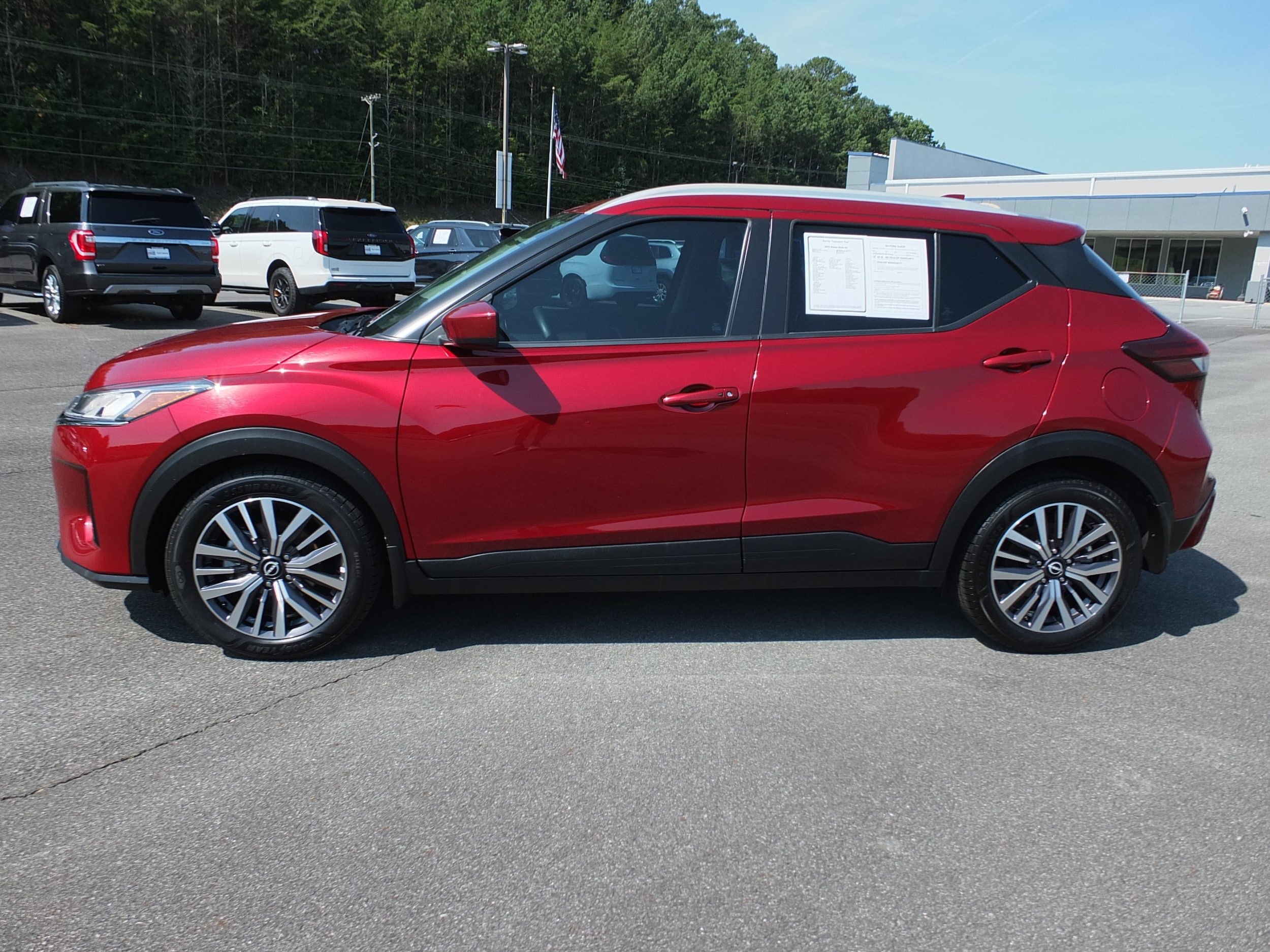 Used 2023 Nissan Kicks SV FWD image 6