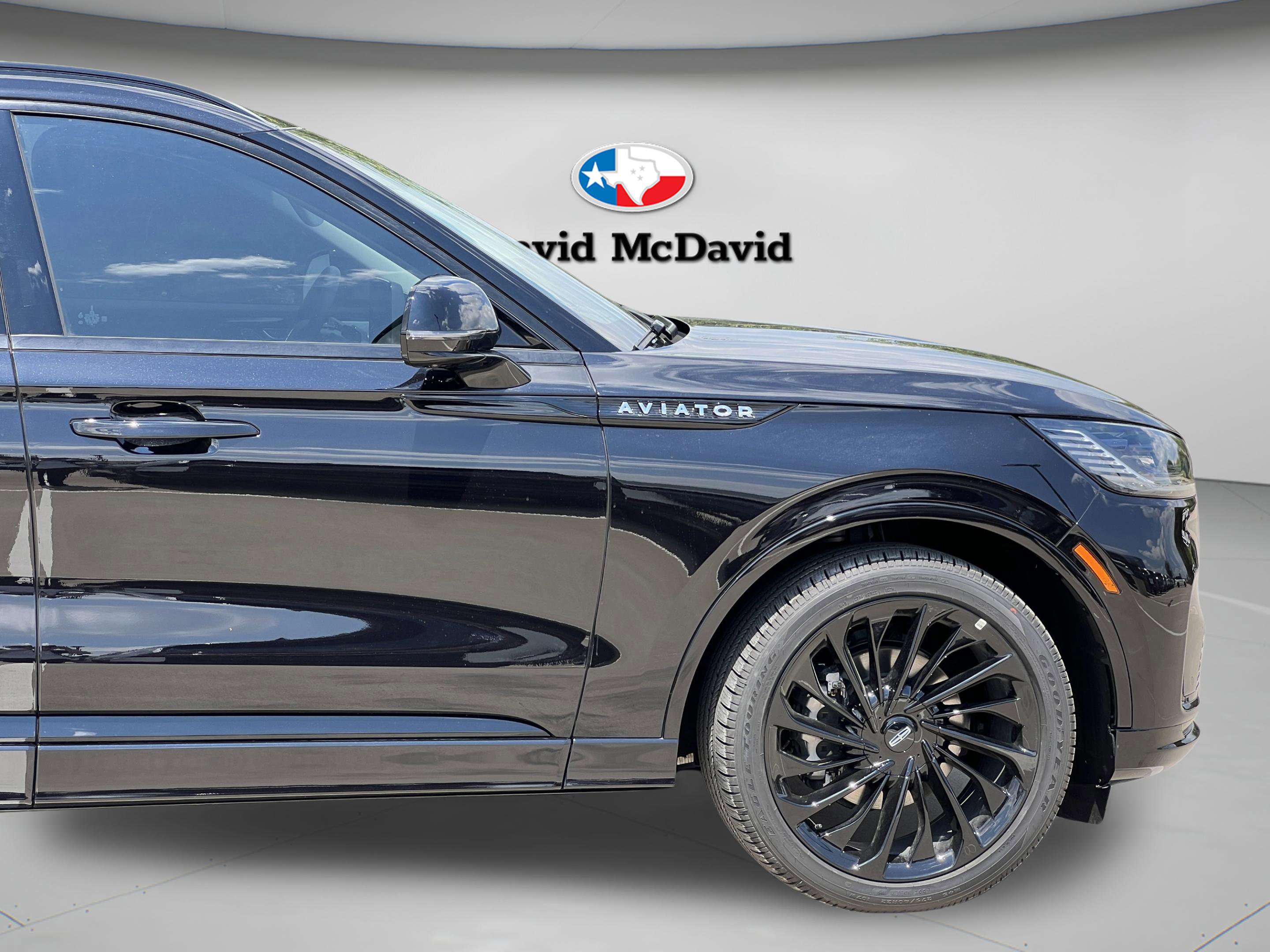 New 2025 Lincoln Aviator Reserve w/ Equipment Group 201A image 13