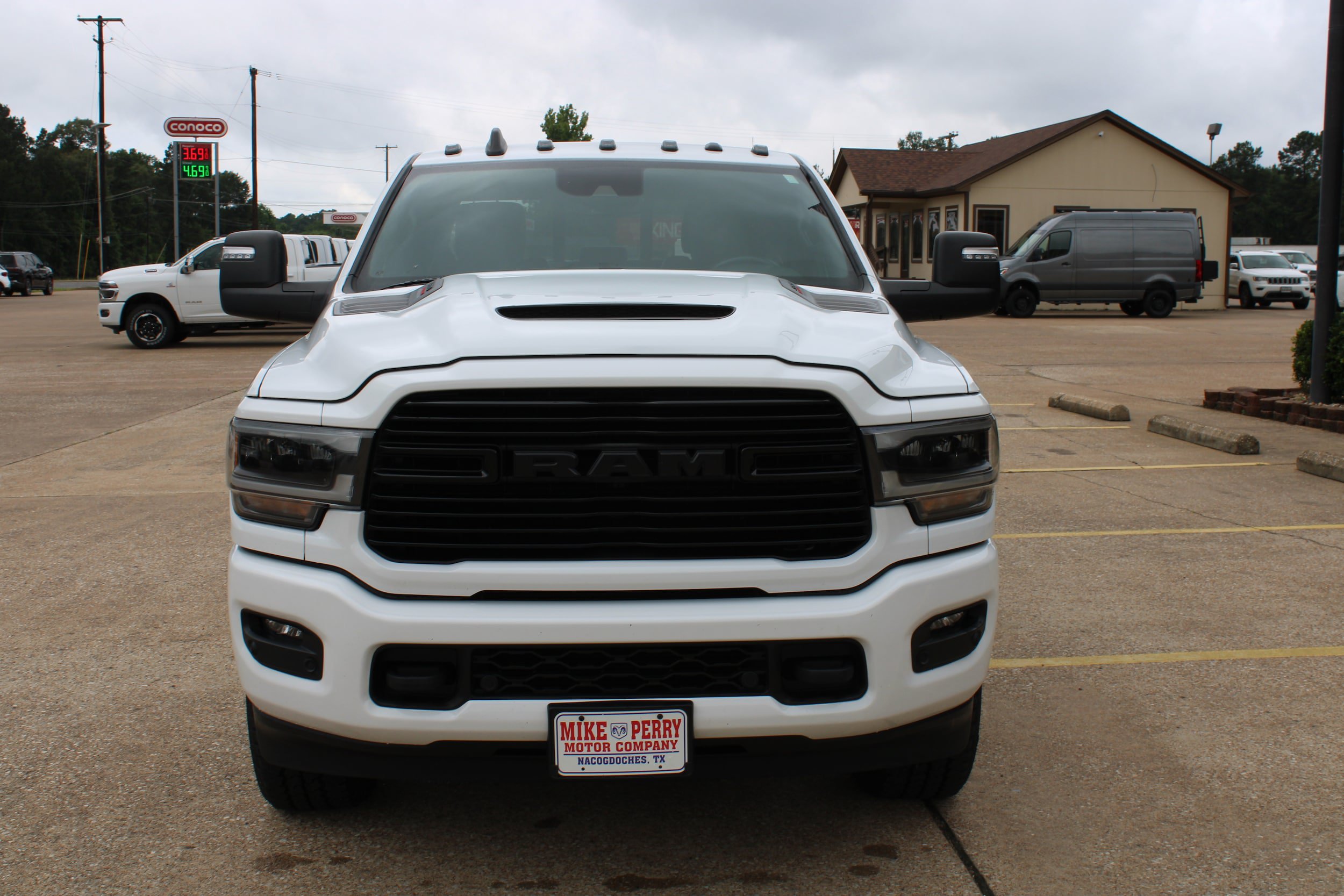Certified 2023 RAM 3500 Laramie AWD/4WD image 3
