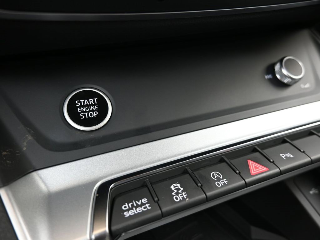 New 2025 Audi Q3 2.0T Premium image 35