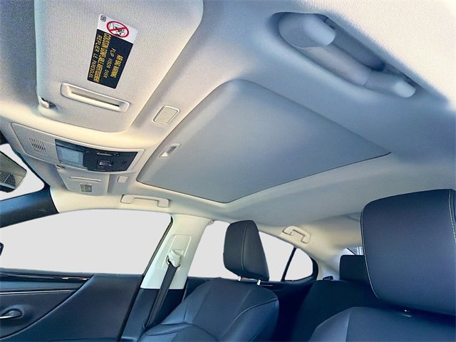 Used 2019 Lexus ES 300h image 26