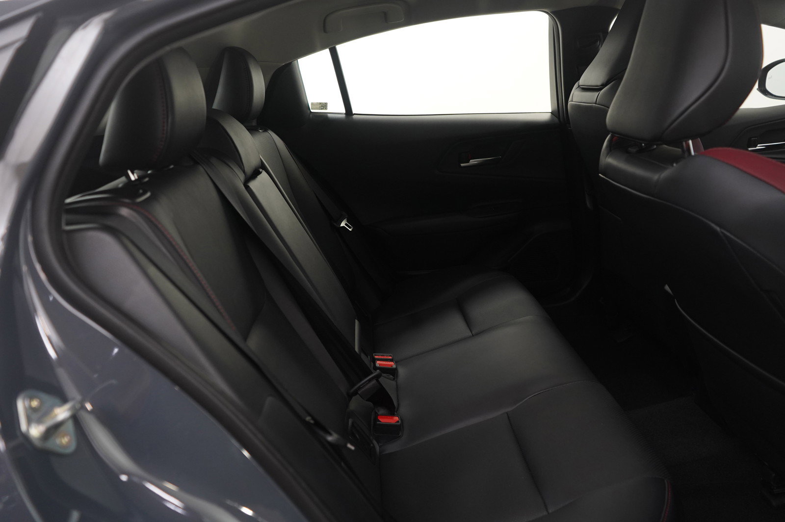 Used 2025 Toyota Prius Plug-In Hybrid image 14