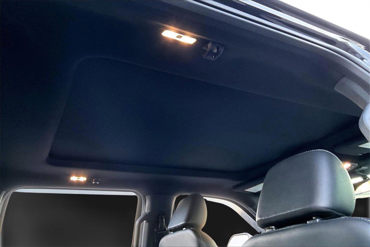 Used 2022 Ford F250 Lariat w/ Tremor Off-Road Package image 16