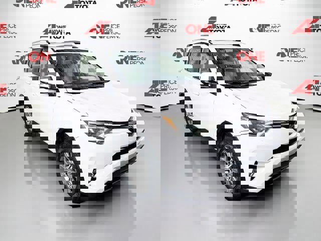 Used 2018 Toyota RAV4 XLE image 1