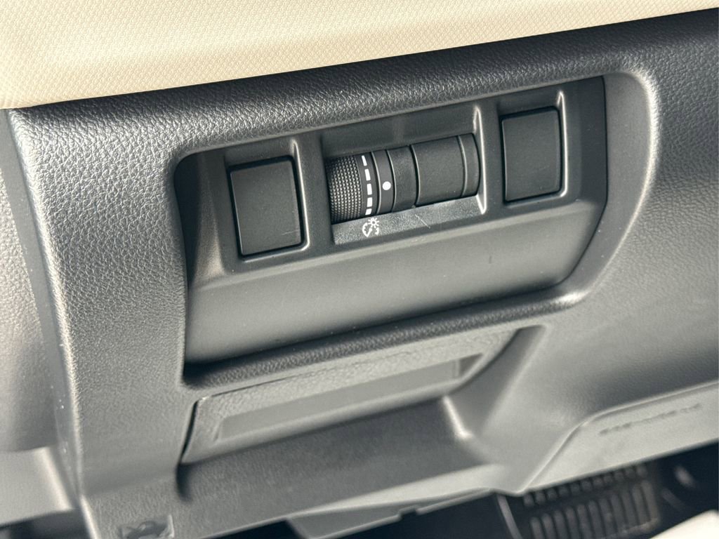 Used 2025 Subaru Forester image 32
