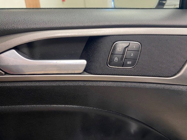 Used 2017 Ford Fusion Energi SE image 20