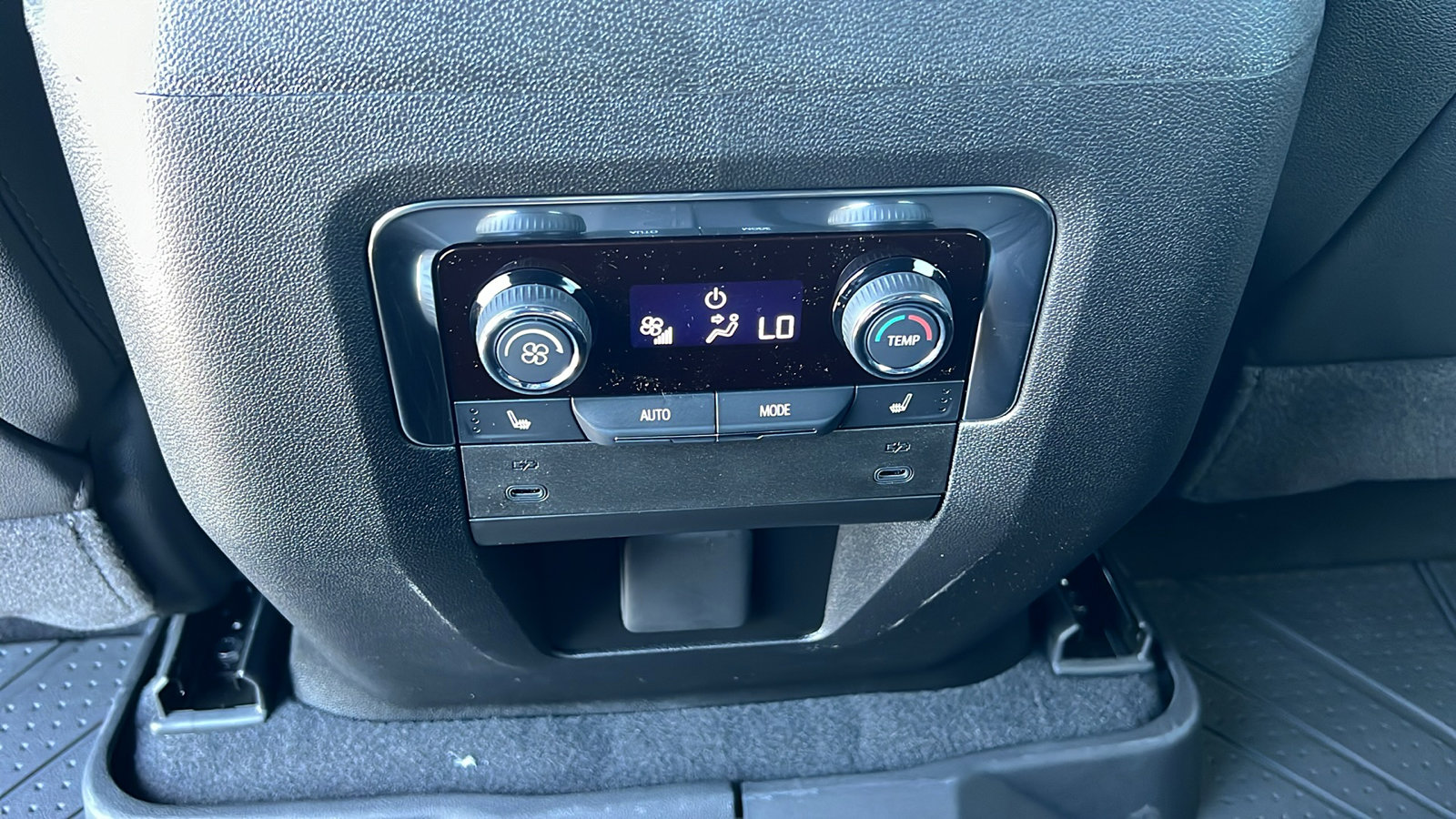 New 2026 Chevrolet Suburban LT w/ Comfort Package image 18