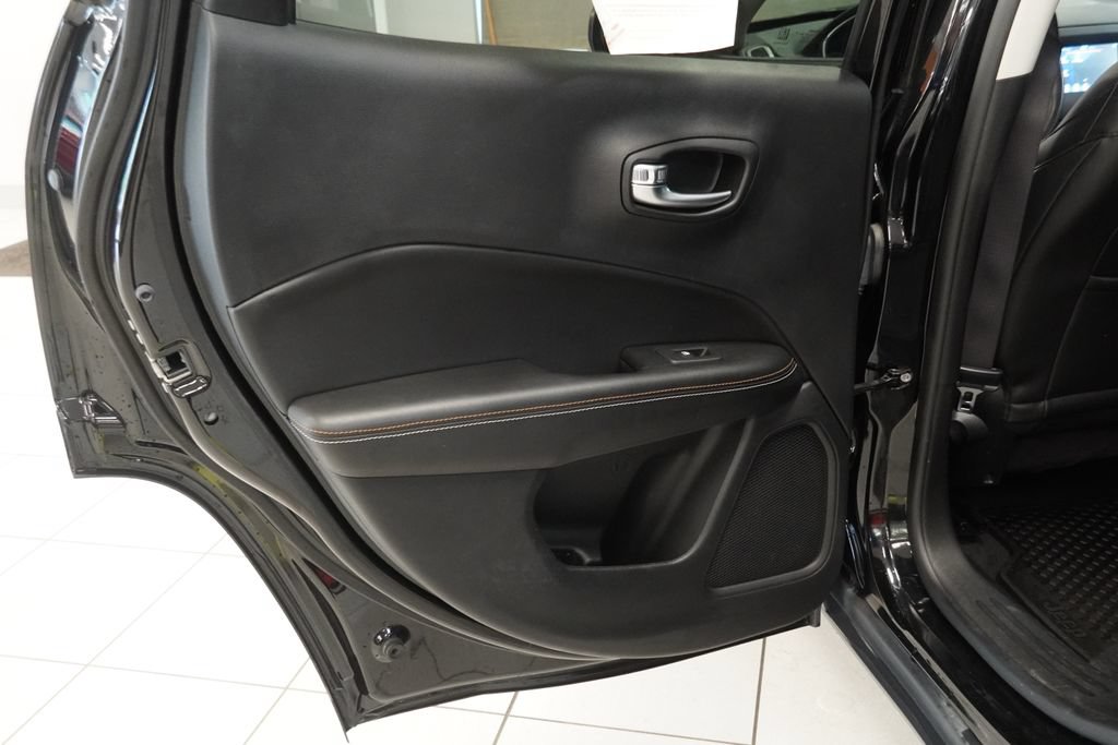 Used 2019 Jeep Compass Latitude w/ Cold Weather Group AWD/4WD image 25
