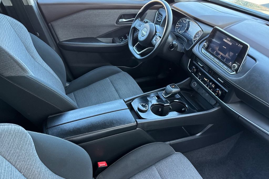 Used 2023 Nissan Rogue SV image 16