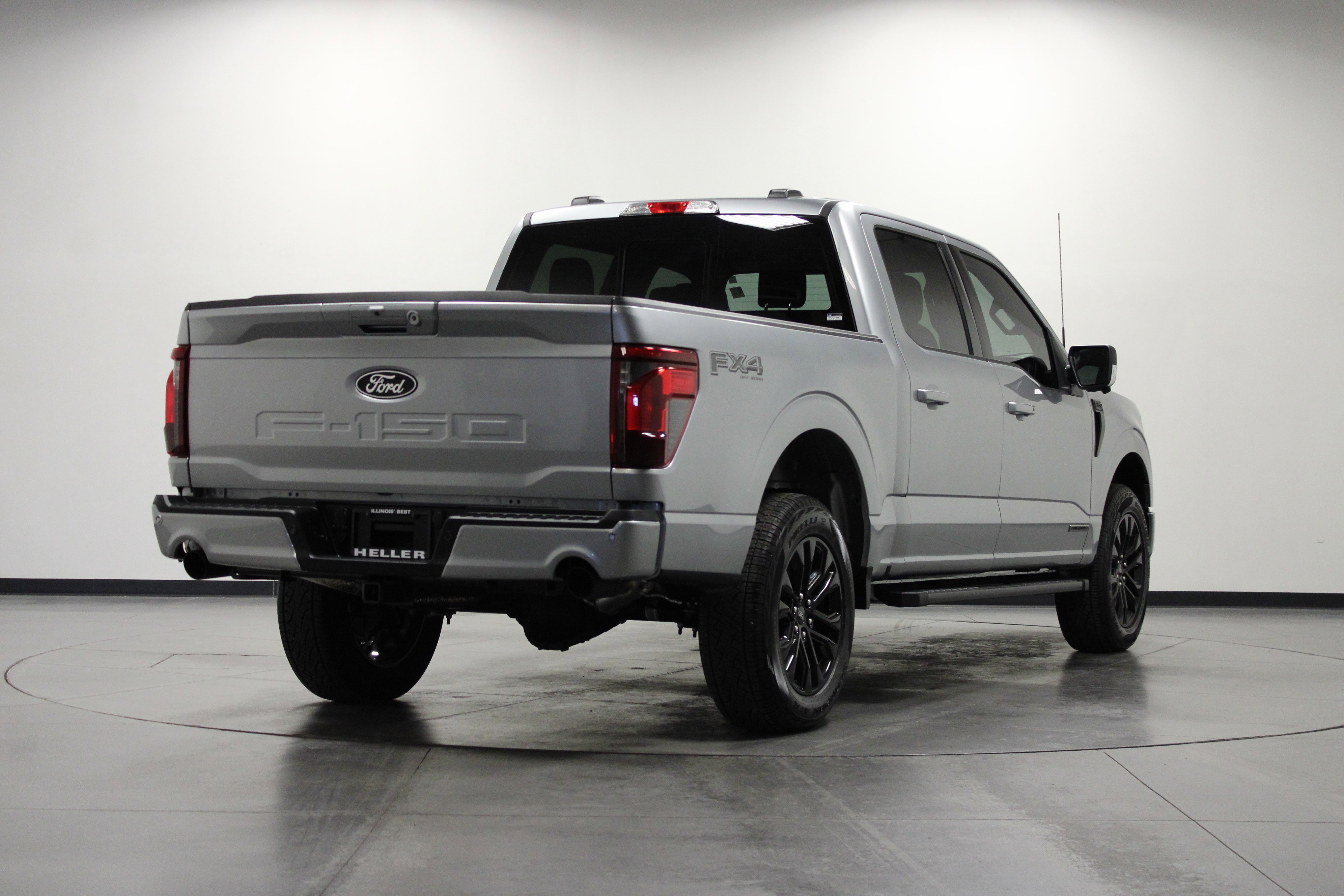 Used 2025 Ford F150 XLT w/ Equipment Group 302A MID image 4